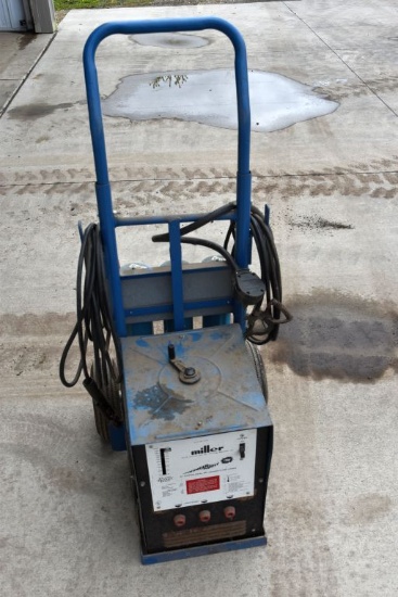 Miller Thunderbolt 225Volt AC Stick Welder, Works, On Cart