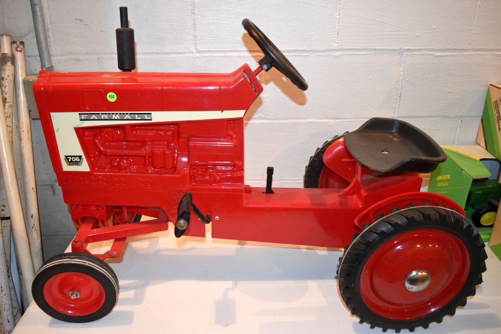 Ertl 2003 Farm Progress Show Farmall 706 Pedal Proxibid