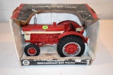 Ertl 2000 Collector Edition International 660 Tractor, 1/16th Scale With Box, Box Has Damage