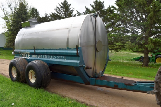 3400 Gallon Stainless Steel Tank On Tandem Axle Trailer, Top Load, 21.5L-16 Tires