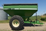 Brent 674 Grain Cart, 1000PTO, Roll Tarp, 30.5-32 Tires, Corner Auger, 16