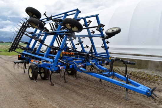 DMI TigerMate II Field Cultivator 26.5’ Walking Tandems All Around, Front Gauge Wheels, Depth Contro