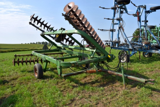 John Deere 220 Center Fold Tandem Disc, 20.5’, Parts Machine, Missing One Complete Gang and Other Pa