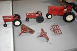 Ertl International 2wd Tractor Missing Some Paint No Box, Ertl International 656 NF Tractor Missing