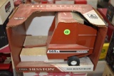 Ertl Hesston 565A Round Baler 1/16th Scale With Box Box Has Damage