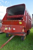 New Holland 716 Forage Box 16', 3 Beater,  Roof, With New Holland 12Ton Tandem Axle,  Very Good Cond