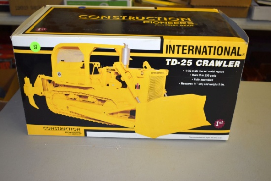 1st Gear International TD-25 Crawler, Construction Pioneer, 1/25th scale, In Box