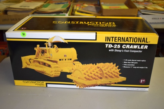 1st Gear Construction Pioneer International TD-25 Crawler With Sheep's Food Compactor, 1/25th scale,