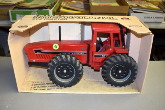 Ertl IH 6388 2+2 Tractor, 1/16th in box