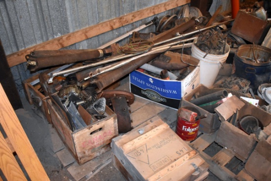 2 Pallets Of Car Parts, Carboraters, Hub Caps, Drive Shafts, Parts & Pieces Unknown
