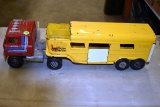 Ertl Semi Truck With Vista Dome Horse Van Trailer