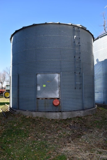 3000 Bushel Grain Bin, Fan, Floor, 7 Rings High,14' Tall, 18' Wide, Buyer Has 6 Month To Remove