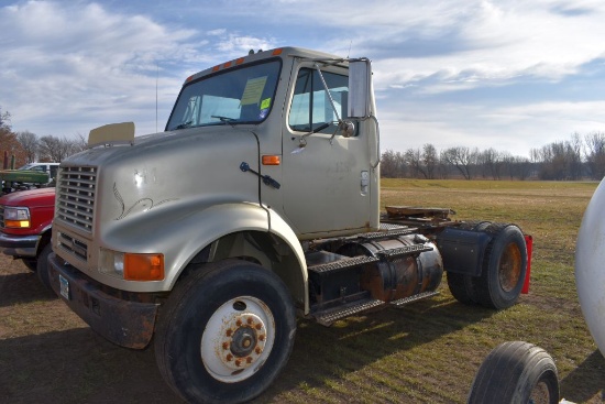 1994 International 8100 Day Cab Single Axle  Semi Tractor, Spicer 8 Speed, Cummins Diesel,  22.5 Rub