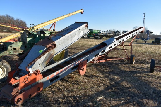 Owatonna 205 Elevator, PTO Driven On  Transport, 50'