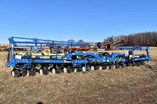 Kinze 3140 3pt. Stackable Planter, 16 Row  30", 20/20 Seed Sence Precision Plant,  Tru-Count Air Clu
