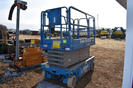 Genie GS-3246 Scissor Lift, 611 Hours, Brand  New Batteries, On Board Charger, 32' Working  Height,