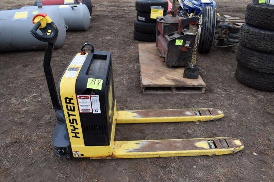 Hyster 4000lbs Electric Pallet Jack, Works,  Needs New Batteries