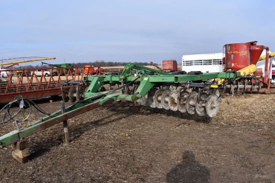 John Deere 510 Disc Ripper, 7 Shank, Front &  Rear Disc Levelers