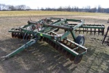 Oliver 14' Disc, Hydraulic Lift