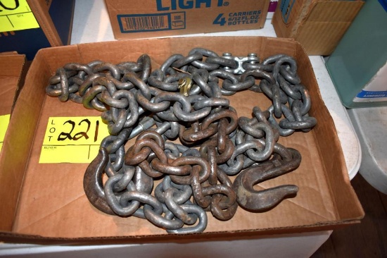 Log chain with 2 hooks, located building 5