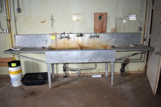 11' Double compartment galvanized sink, footbath tote, 4=5 gallon pails, located building 3