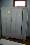 5 door wooden lockers, 10
