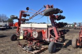 International 900 Cylco Air Planter, 30' Bar With