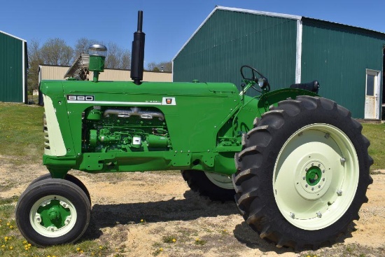 Oliver 880 Diesel Tractor, Narrow Front, Open Station, Fenders, Like New 15.5x38 Tires, Like New