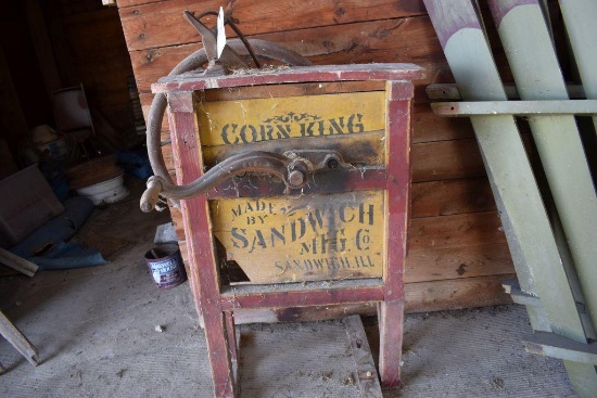 Corn King Made By Sandwich MFG Co. Corn Sheller, leg has damage