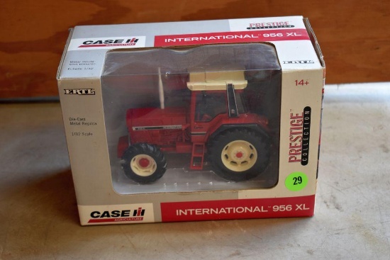 Ertl Prestige Collection IH 956XL, 1/32 scale, Tractor