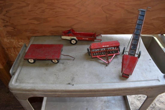 Tru Scale Manure Spreaser, Grain Drill International Belt Elevator & Flat Bed Wagon