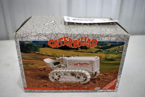 Ertl National Toy Truck'n Construction Show 1926 Caterpillar Track Tactor