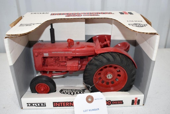 Ertl International 600 Diesel Tractor 1/16 scale with box