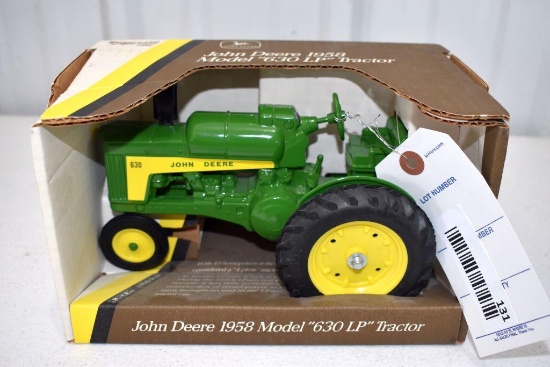Ertl John Deere 630 LP Tactor 1/16 Scale with Box
