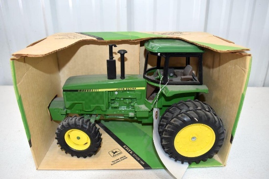 Ertl Blue Print Replica John Deere MFWD Row Crop Tractor 1/16 Scale with box