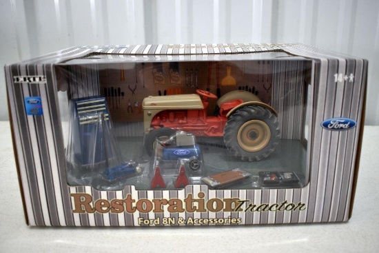 Ertl Ford 8N Restoration Tractor 1/16 in box
