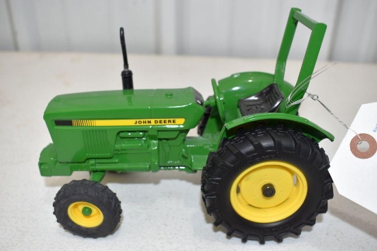 Ertl John Deere Compactor Tractor 1/16 Scale
