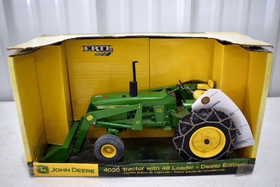 Ertl Britains John Deere 4020 Tractor with 48 loader Dealer Edition 1/16 scale with box