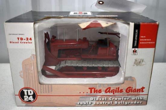 SpecCast Vintage Construction International Harvester TD-24 Diesel Crawler