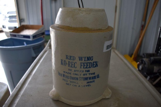 Red Wing Chicken Feeder Top with chip