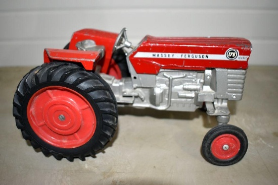 Ertl Massey Ferguson Model 175 Diesel 1/16 scale, broken hitch