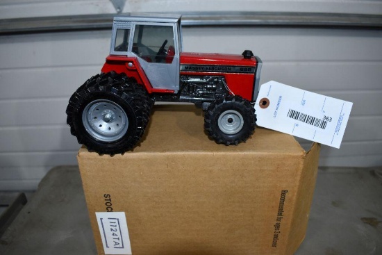 Ertl Massey Ferguson 699 1985 Special Edition 1/16 scale with packing box