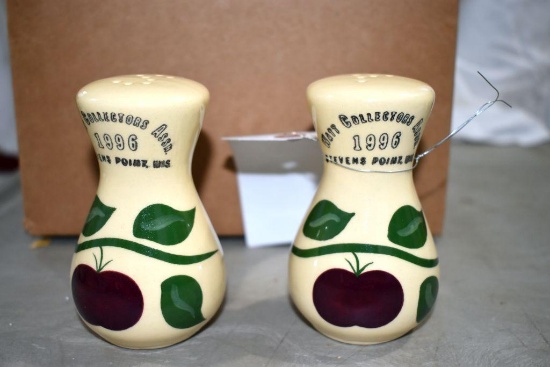 Watt Collectors Association Salt & Pepper Shaker from 1996 Stevens Point Wis