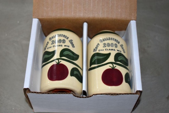 Watt Collectors Association Salt & Pepper Shaker from 2009 from Eau Clair Wi