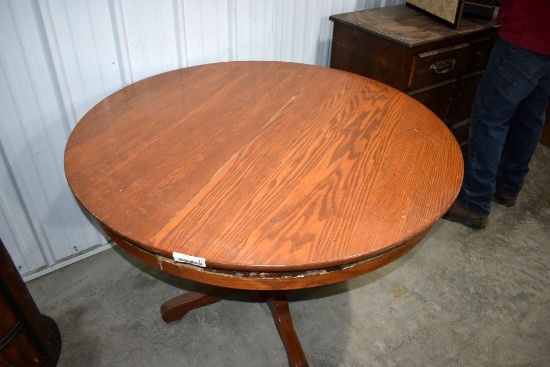 Round Oak Table 44"