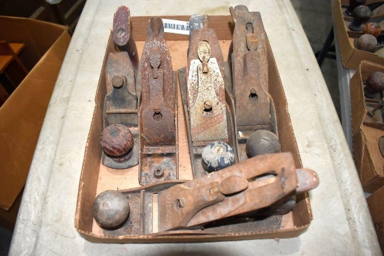 (5) One Standard, One Stanley Handyman and 3 Unmarked Planes
