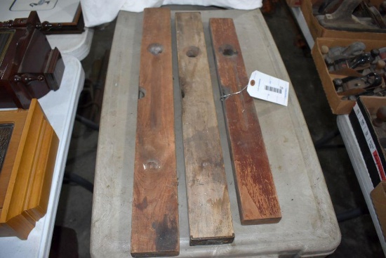 (3) Wooden levels