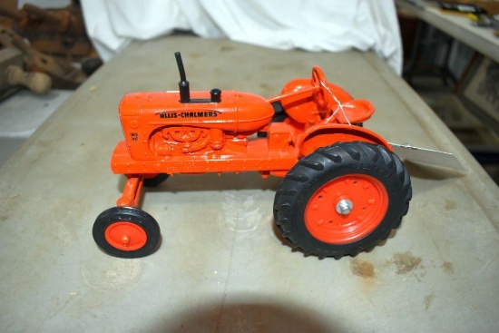 Ertl Allis Chalmers WD-45 Special Edition Tractor 1/16 with box