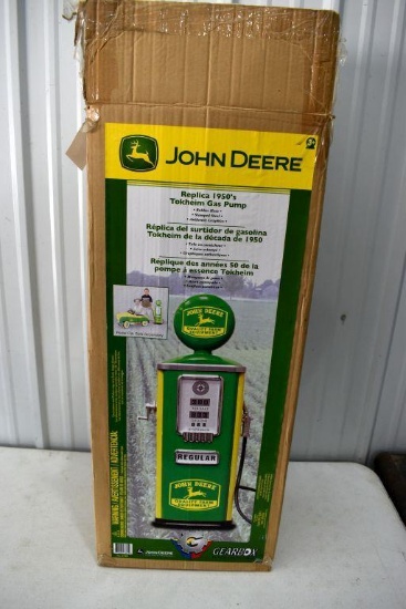 Gearbox John Deere 2.5ft. Tokheim Gas Pump for pedal tractors, replica, like new in box