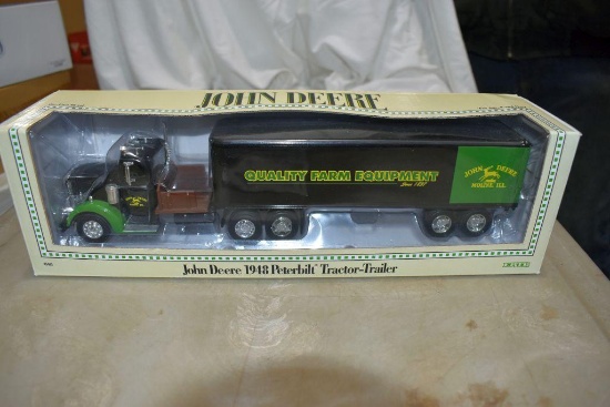 Ertl John Deere 1948 Peterbilt Tractor Trailer 1/34 scale with box